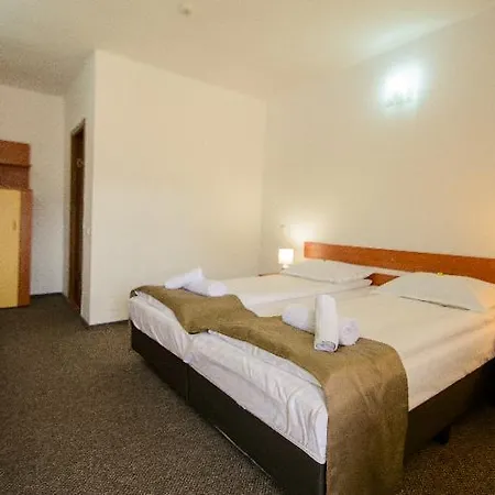 Long Street Otel 3*